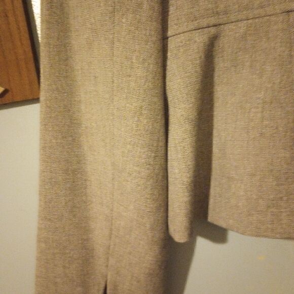 Kasper two button single breasted waist length blazer - Picture 10 of 13